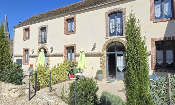 Mareil-le-Guyon Cottage | Charming cottage in renovated farmhouse near nature