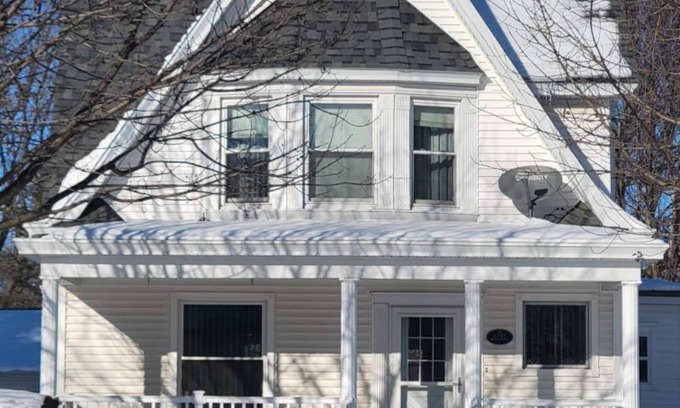 Nauvoo House | Charming Cottage, close to all the sights.