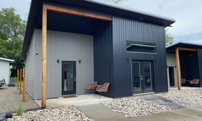 Mount Vernon Cottage | Charming cottage in downtown Mount Vernon!