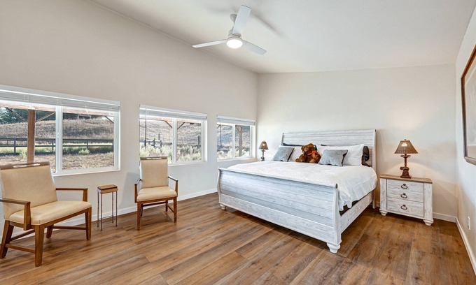 Petaluma Cottage | Charming cottage in Petaluma, outside historic downtown 9 acres with great views
