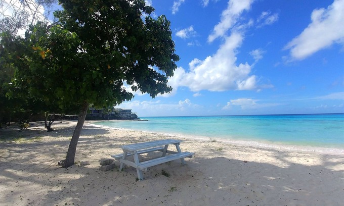 Rockley Cottage | Charming Cottage in Rockley, Barbados only 5 mins Walk to Gorgeous Accra Beach!