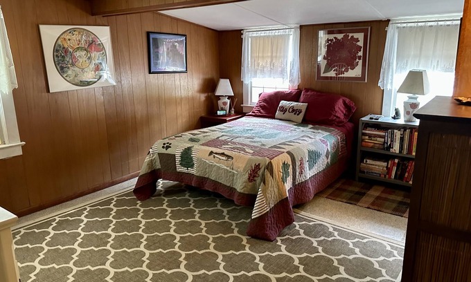 Lake George Cottage | Charming Cottage - Lake George's Hidden Staircase