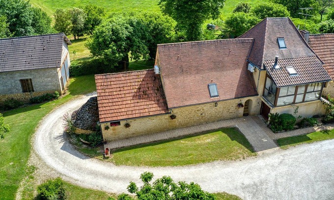 Carlux Apartment | Charming cottage near Sarlat with WiFi and pets allowed