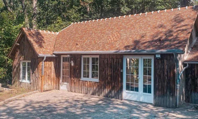 Thoiry Cottage | Charming Cottage Near Thoiry Zoo with Private Garden and Modern Amenities