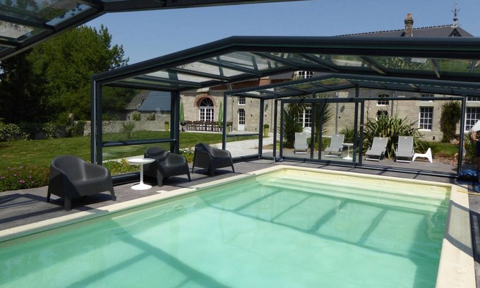 Bricquebosq Cottage | Charming cottage with pool and billiards in the heart of Cotentin