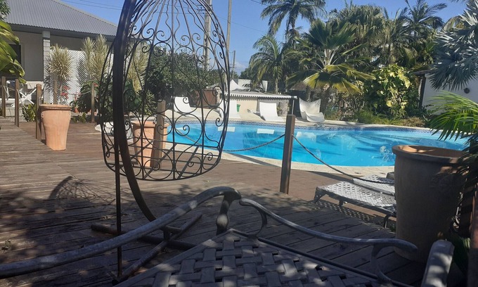 Le Centre Cottage | Charming cottage with pool and air conditioning in Saint-Louis