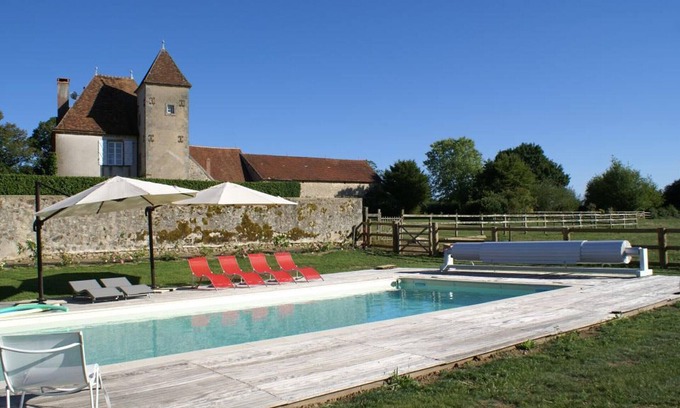 Le Brethon Cottage | Charming Cottage with Pool and Garden in Tronçais Forest