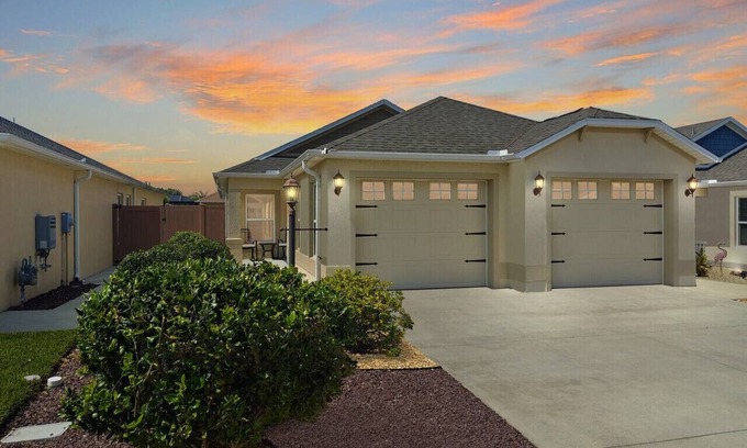 Wildwood House | Charming Courtyard Villa - In The Villages