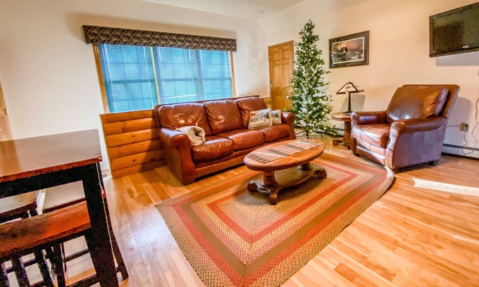 Bessemer Cabin | Charming Cozy Cabin on Ski Trail