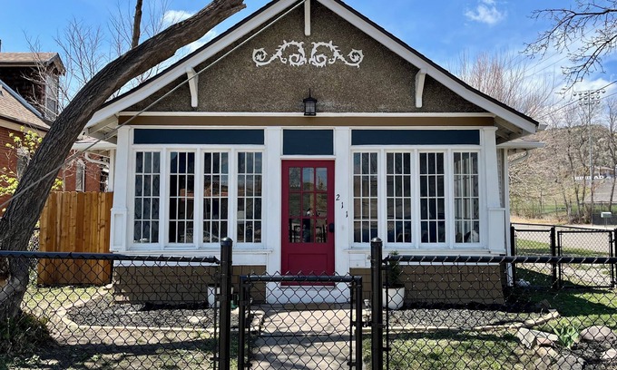 Trinidad House | Charming & Cozy Craftsman: AC/Heat + Pets Free!
