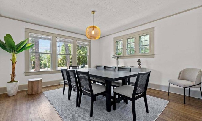 Southern Pines House | Charming, cozy home close to everything downtown! Perfect for large groups!