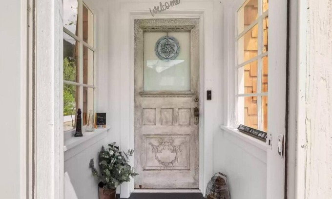 Mullan House | Charming, cozy, vintage house located in the historic Silver Valley.