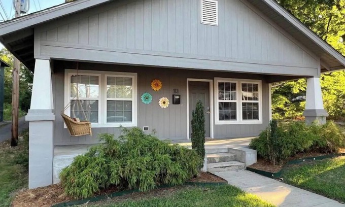 Tahlequah House | Charming Craftsman Cottage. Downtown Gem!