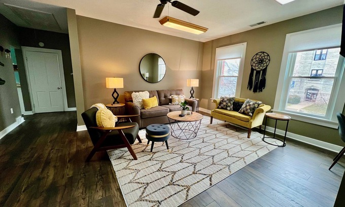 Sandusky Apartment | Charming Downtown Apartment - walk to everything!