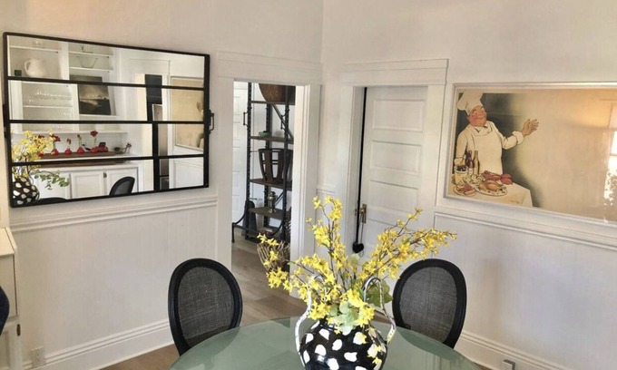 Napa Cottage | Charming Downtown Napa Cottage.walk everywhere!