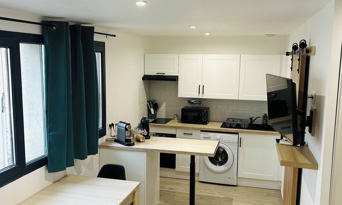 Ceret Apartment | Charming downtown studio