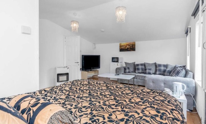 Blackburn House | Charming Edinburgh KEYWORKS CONTRACTERS BUSINESS
