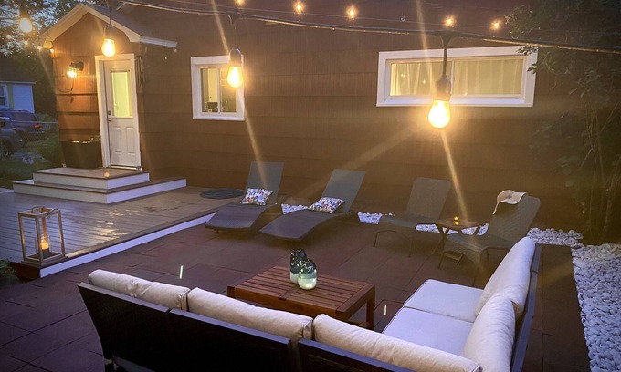 Traverse City House | Charming Escape. Bike to Beach or TART trail to Downtown.