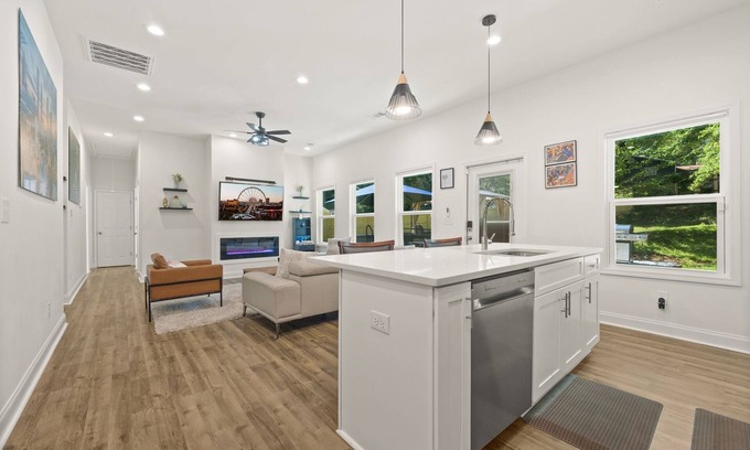 Church Street House | Charming Escape: Hot Tub & Fire Pit Winter Haven!