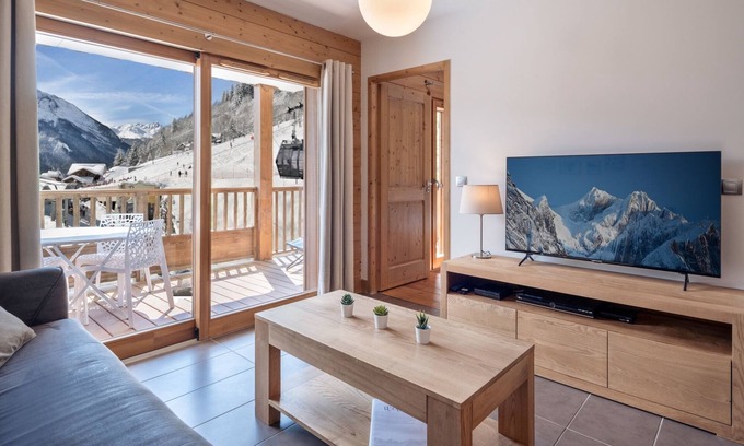 Champagny-en-Vanoise Apartment | Charming flat - SKI IN/OUT - CHAMPAGNY LA PLAGNE - Linen included