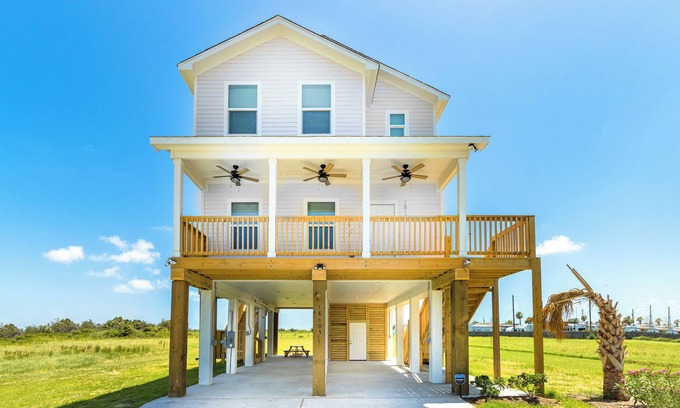 Indian Beach House | Charming Family Beach Retreat, Home In Galveston Texas