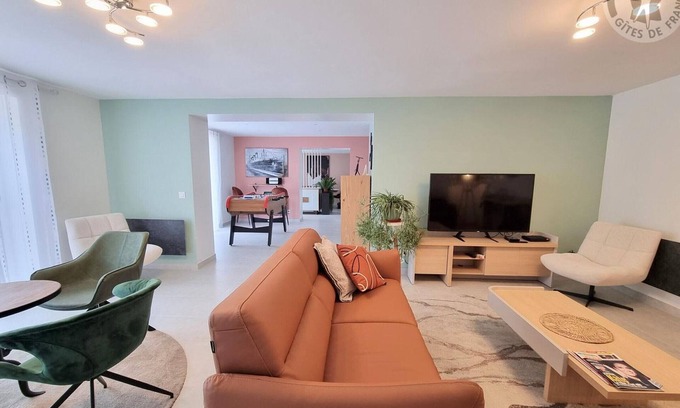 Viels-Maisons Cottage | Charming family cottage with garden and foosball in Viels-Maisons