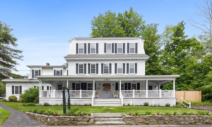 Ogunquit House | Charming Family-friendly 10 BR, 10.5 BA Property by Perkins Cove!