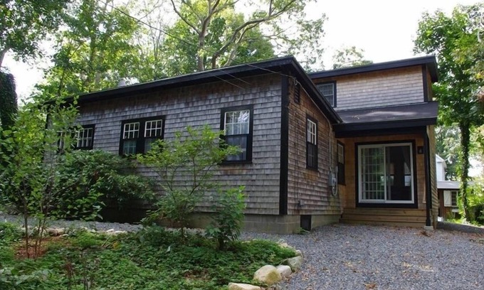 Woods Hole Cottage | Charming, Family Friendly and Convenient 4-Bedroom Cottage in Woods Hole