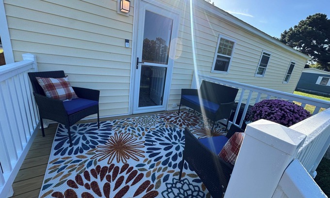 Painter House | Charming family friendly 3-bedroom house in Painter with AC and outdoor patio