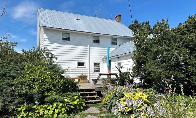 South Hero House | Charming Farmhouse with pond & views on 11+ acres. Trails & Sledding hill
