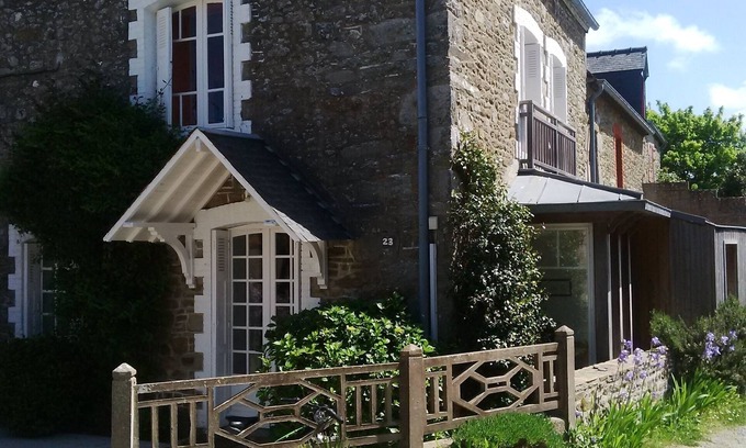 Saint-Briac-sur-Mer House | Charming fisherman’s house in a hamlet by the river Fremur on the « Côte d’Emeraude