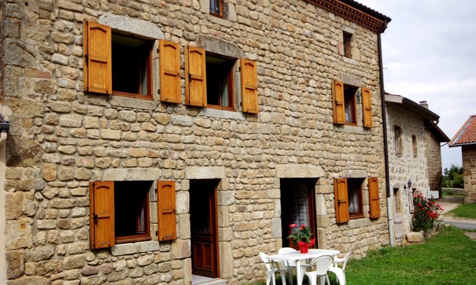 Saint-Nizier-de-Fornas Cottage | Charming stone cottage with large grounds - Sleeps 6