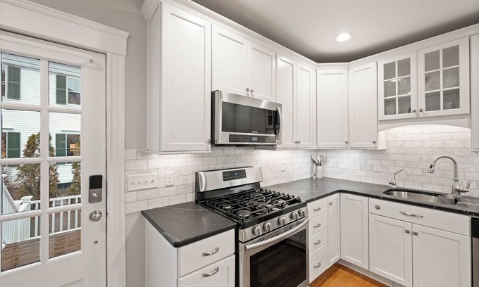 Groton Condo | Charming Fully Furnished 2-bedroom condo in Downtown Groton