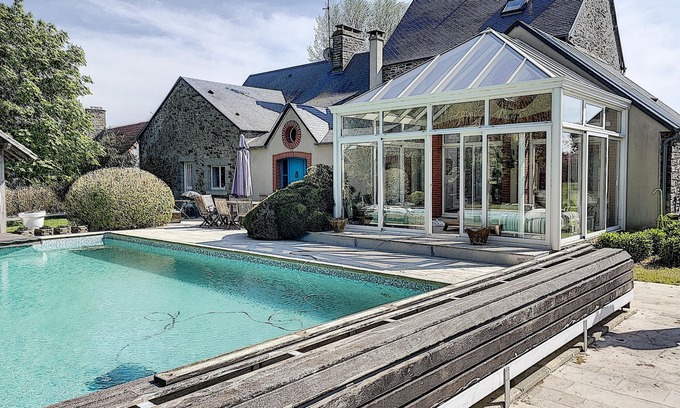 Vains Villa | Charming gîte "La Maison Saint-Léonard" overlooking Mont St-Michel, SPA, billiards