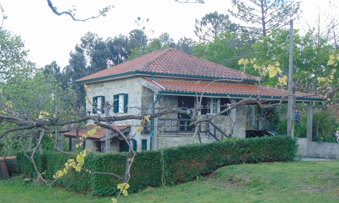 Soengas House | Charming granite house