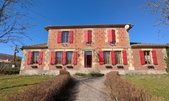 Futeau Cottage | Charming Green Retreat: Spacious 3-Bedroom Cottage with Modern Amenities, Near Verdun & Reims