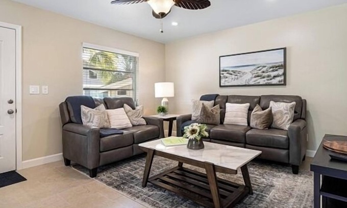 Sanibel Cottage | Charming Ground-Level Retreat at Sanibel Shore-Walk to the Beach