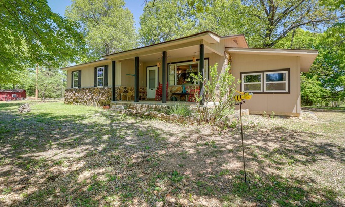 Harriet House | Charming Harriet Getaway w/ Fire Pit!