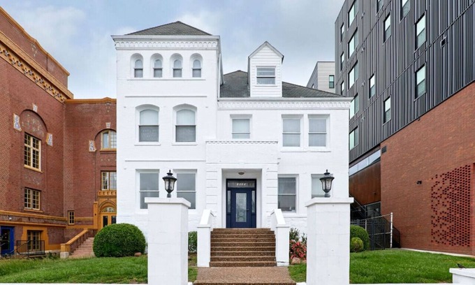 Grand Center Apartment | Charming Historic Apt near SLU - Apt C