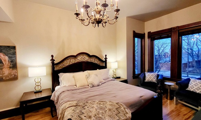 Ogden Apartment | Charming historical apartment in the heart of down town art district of Ogden