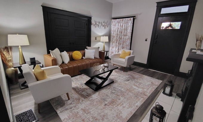 Louisville House | Charming Home Away in Louisville