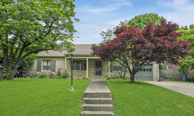 Lexington House | Charming home in the heart of Lexington