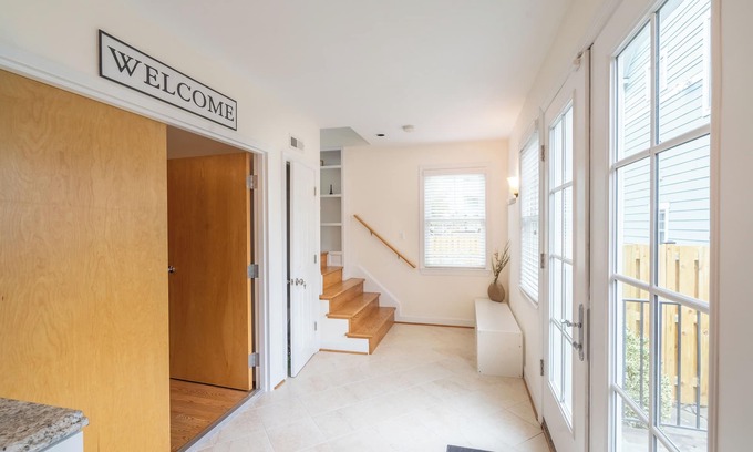 Arlington Views House | Charming Home Minutes From Nation's Capital