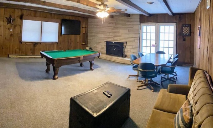 Stafford House | Charming home near Hatfield McCoy trails in Gilbert - Horsepen Creek Retreat