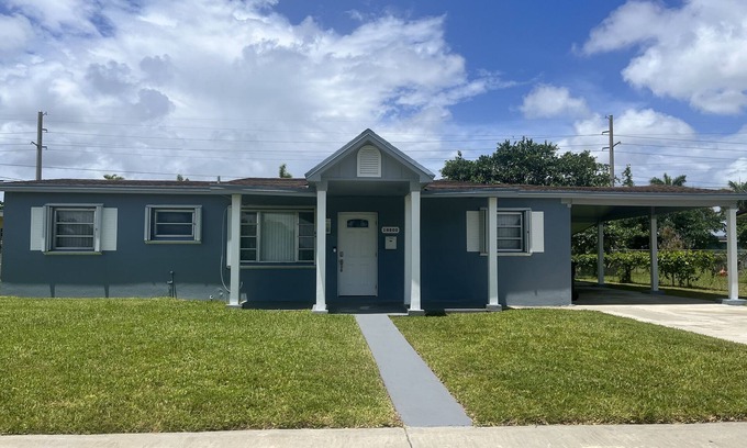 Richmond Heights House | Charming Home With Comfortable Bedrooms And All The Comforts Of Home!