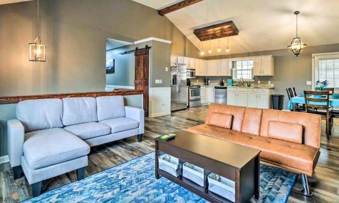 Fort Oglethorpe House | Charming Home with Pool Less Than 10 Mi to Chattanooga!