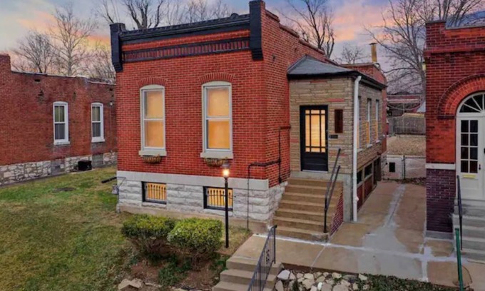 St. Louis House | Charming home with vintage vibes & unique features