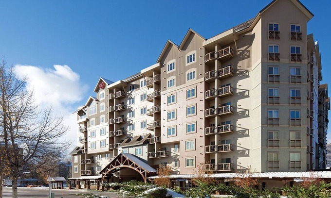 Avon Hotel | Charming hotel in brilliant Avon with WiFi, fitness room, AC