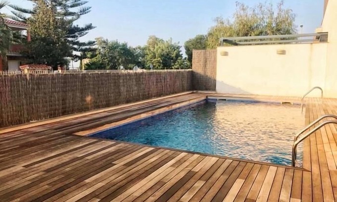 Cubelles Cottage | Charming house 3 blocks from the beach and 45 from Barcelona. vilanovaapartments