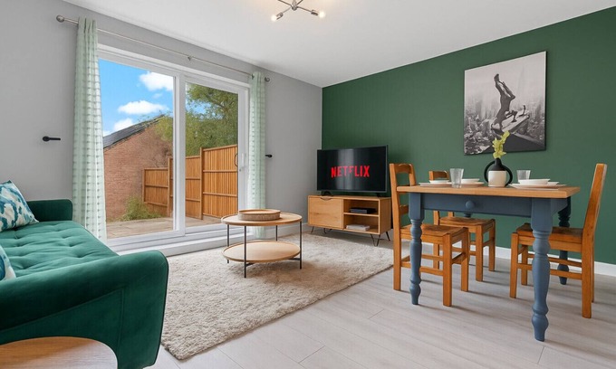 Rugby House | Charming House Central Location Free Parking